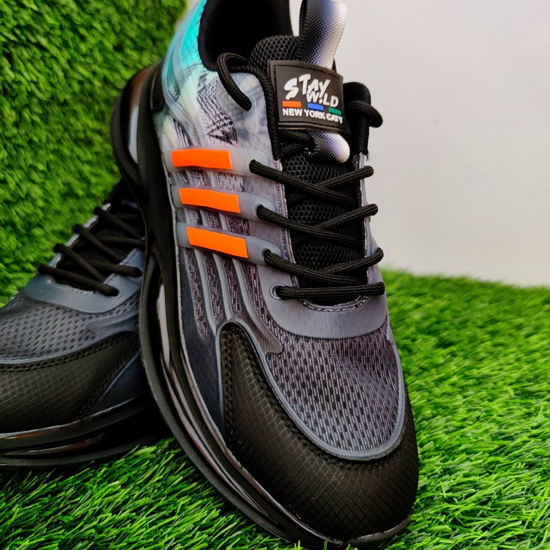 Stylish and Fashionable Winter and Summer Exclusive Sneakers for